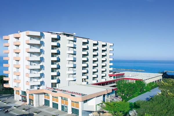 Grand Hotel Adriatico Montesilvano Exterior photo