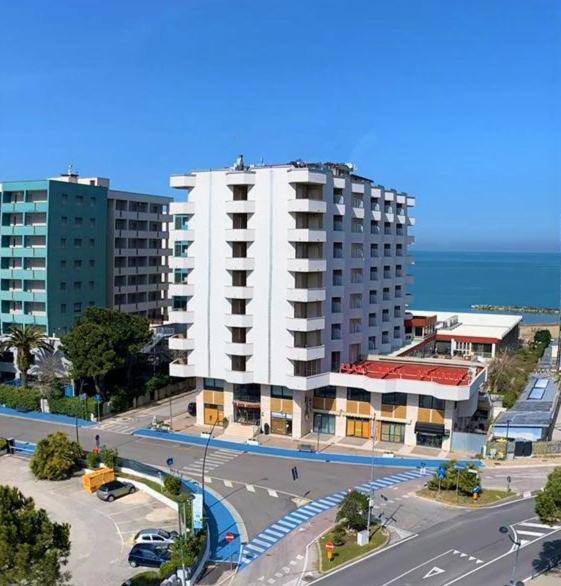 Grand Hotel Adriatico Montesilvano Exterior photo
